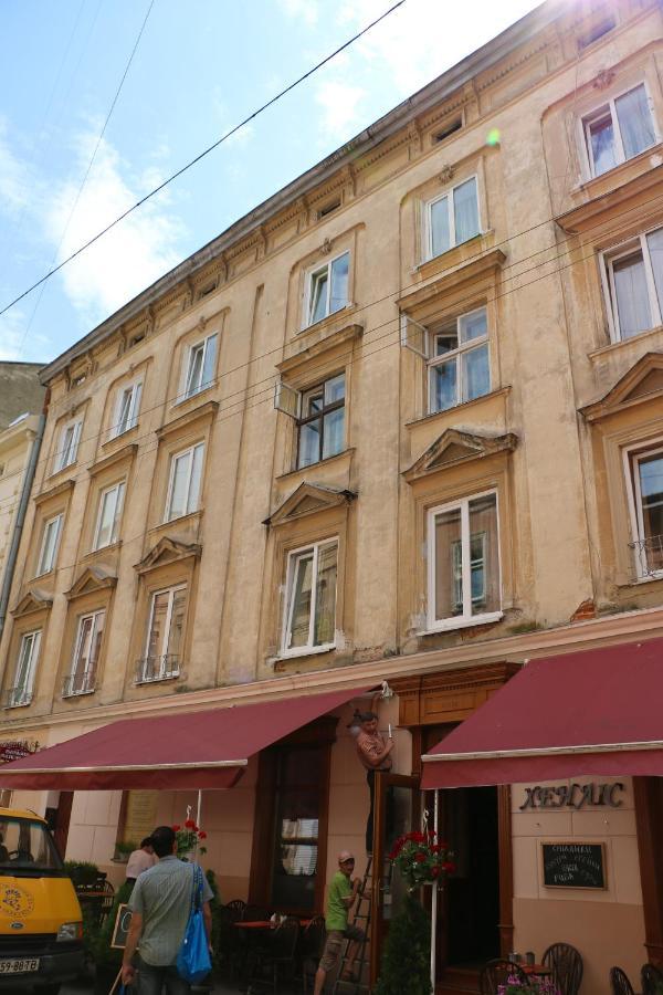 Затишні Апартаменти В Центрі Міста Lviv Dış mekan fotoğraf